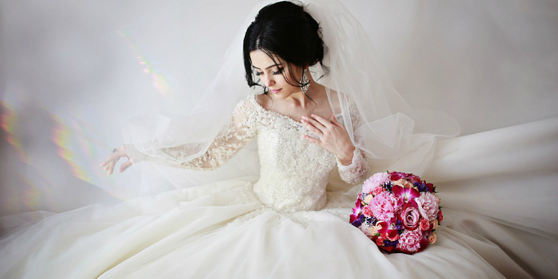 невеста-брюнетка, свадебный образ