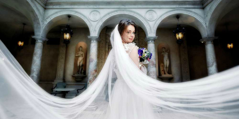 свадебное платье, невеста, длинная фата, причёска