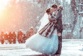 Зимняя свадьба: особенности организации и проведения