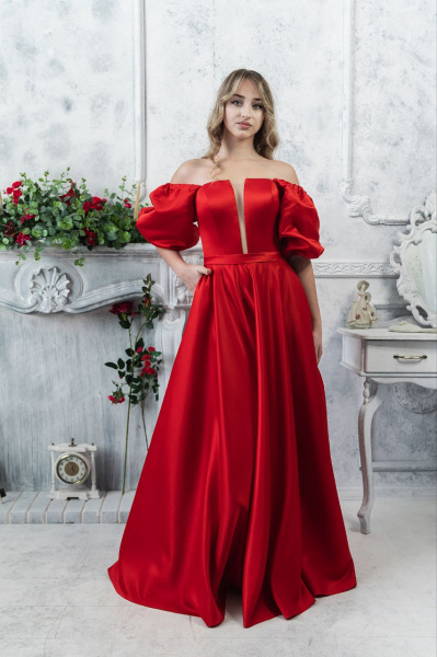 5515  Платье атласное, красное
