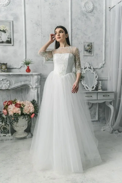 5542 Платье с кружевом