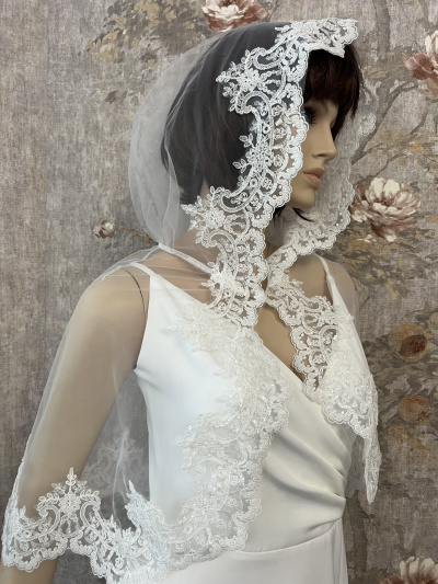 BV-52 Накидка  для венчания короткая, кружево «Букет»